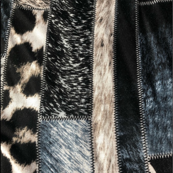 Patterned scarf. - Picture 2 of 3